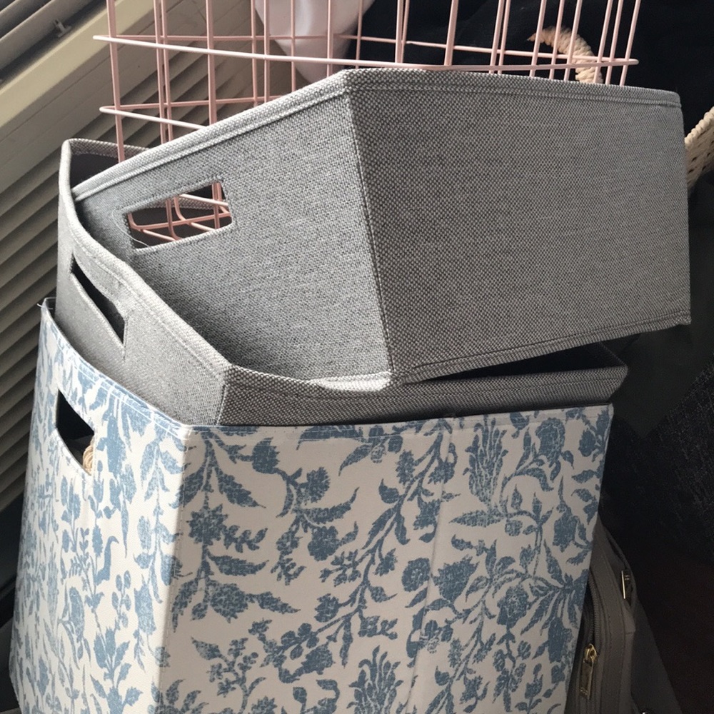 Storage bins